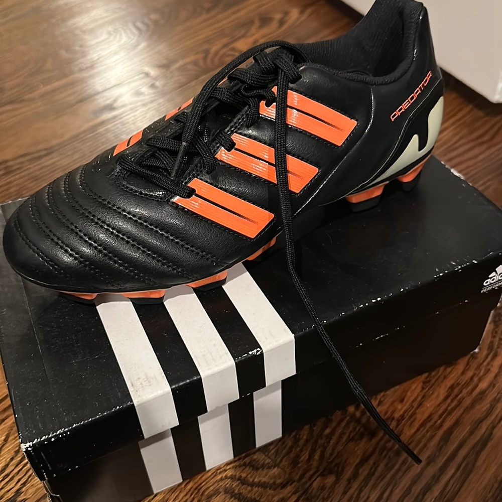 Men’s Soccer Cleats (US - 6.5)
